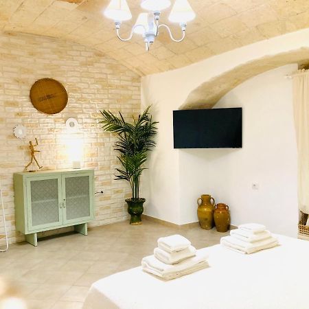 Antigua Historia Apartamento Monopoli Exterior foto